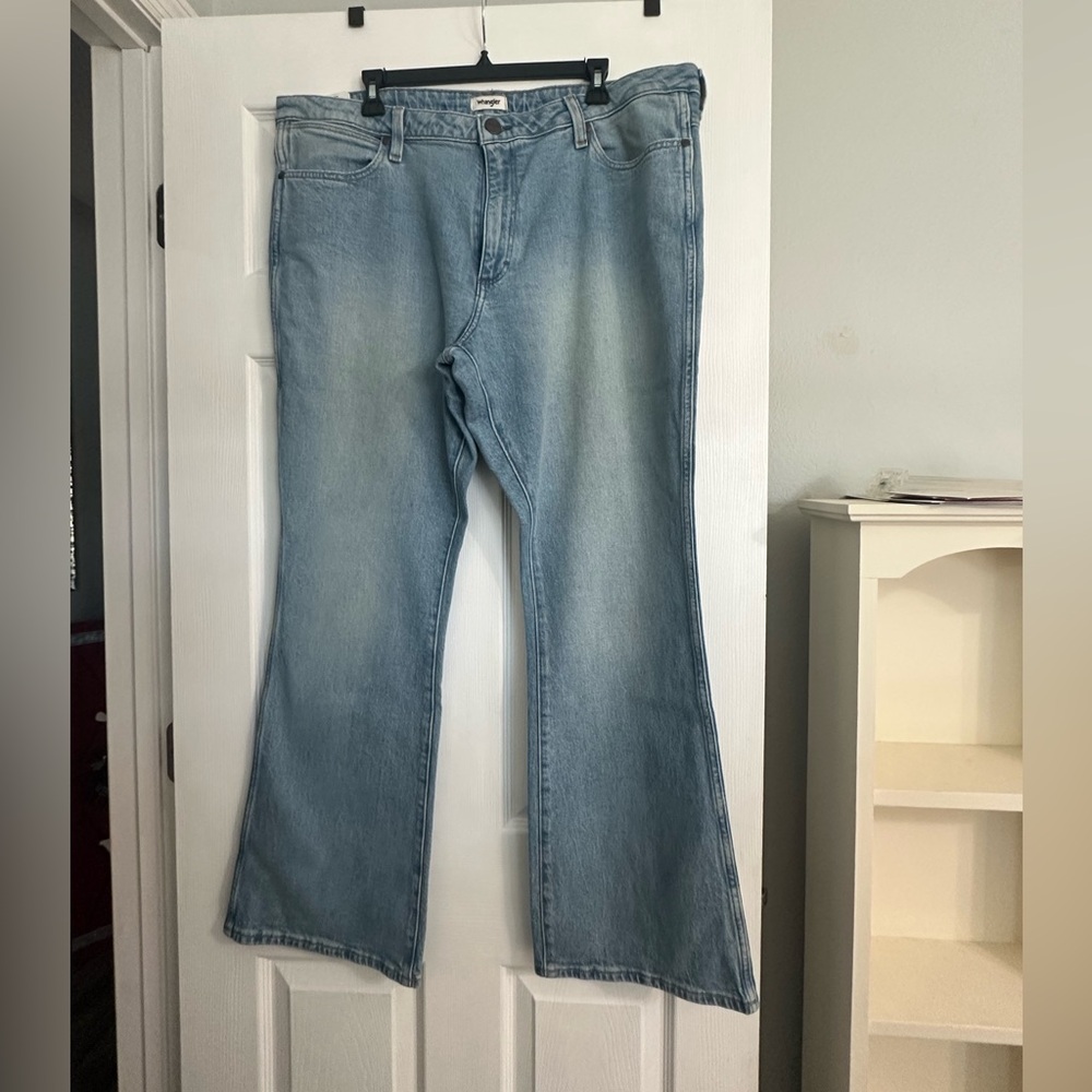 Wrangler women’s Bootcut Jeans NWT 35 x 32